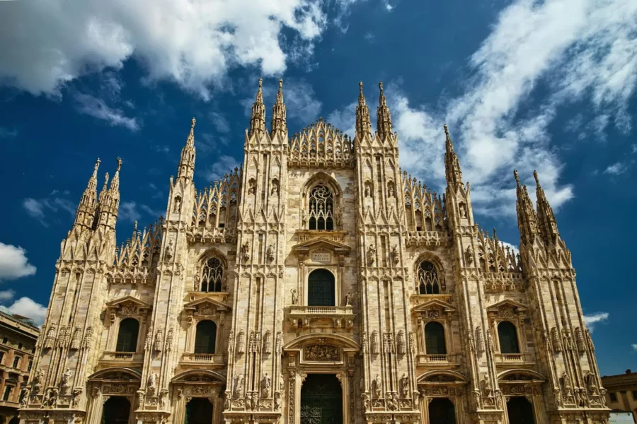 Une vue emblématique de la cathédrale de Milan