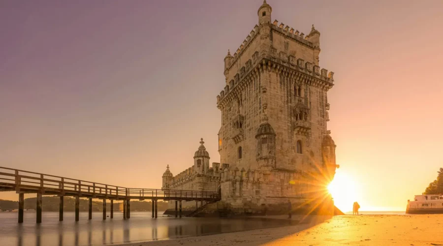 Tour de Belém au coucher du soleil