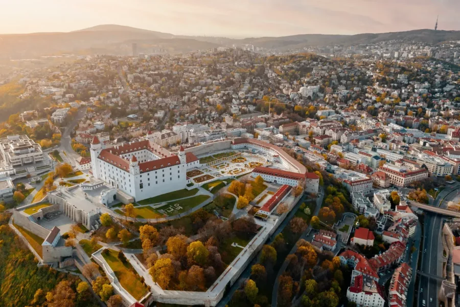 Vue aérienne du château de Bratislava et de la ville