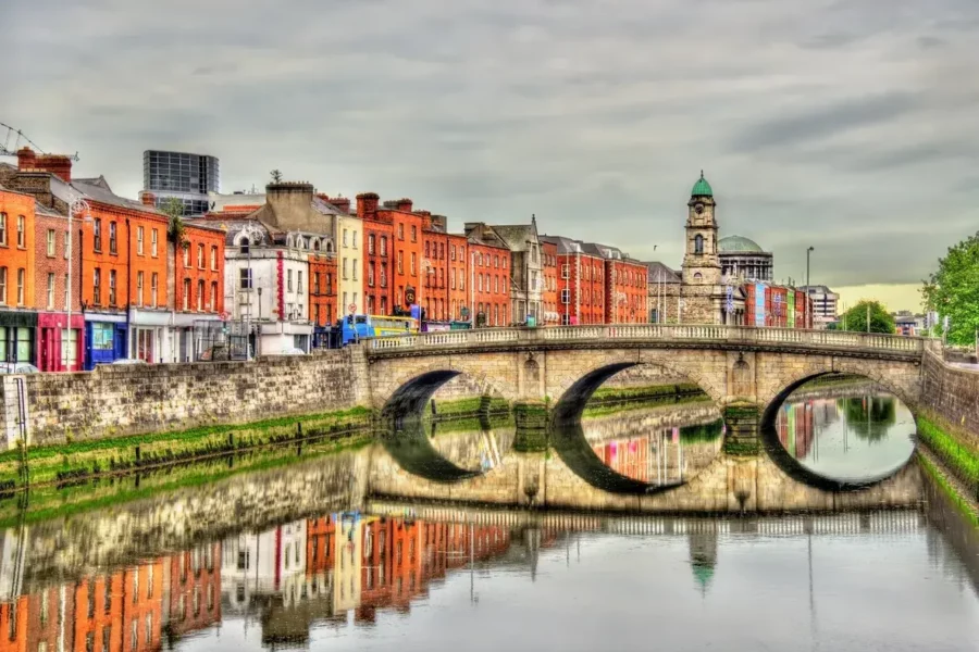 Vue de Dublin et sa rivière