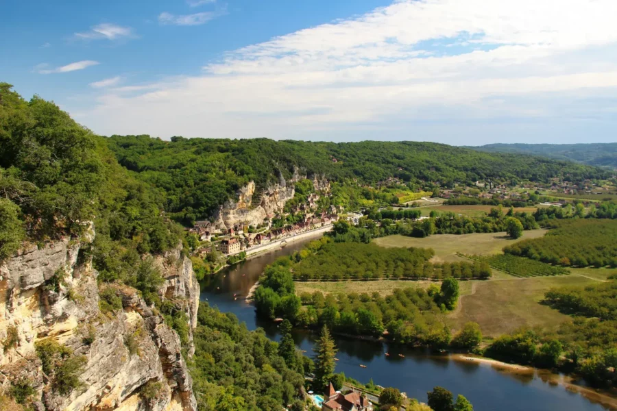 Paysage de la Dordogne avec La Roque-Gageac, France
