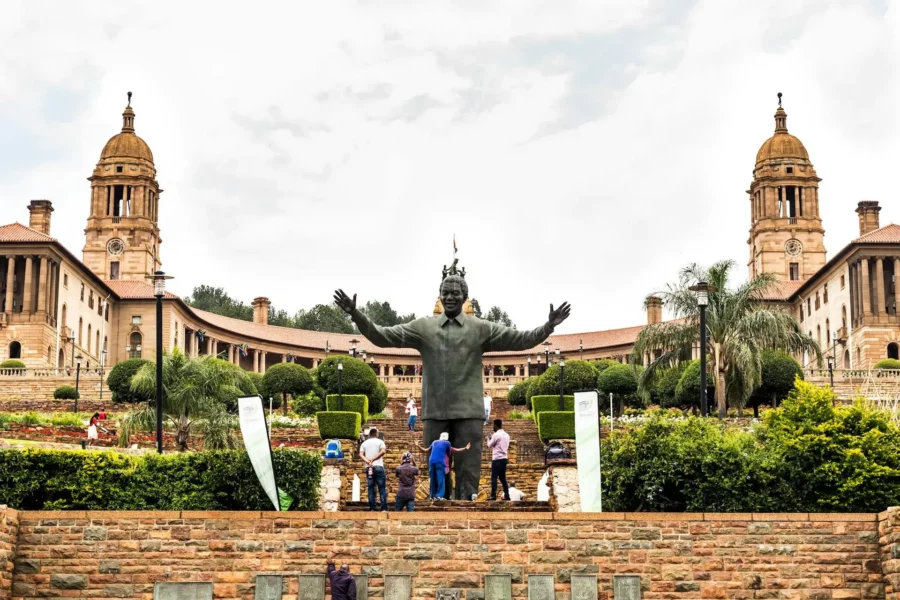 Statue de Nelson Mandela devant les Union Buildings à Pretoria, Afrique du Sud