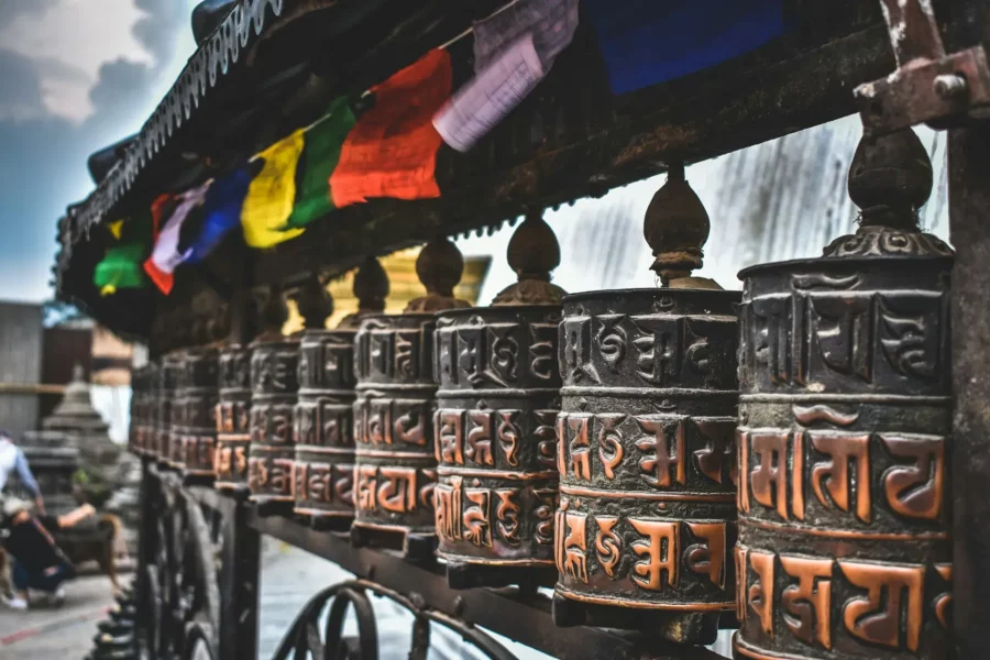 Moulins à prières au stupa de Swayambhunath à Katmandou, Népal