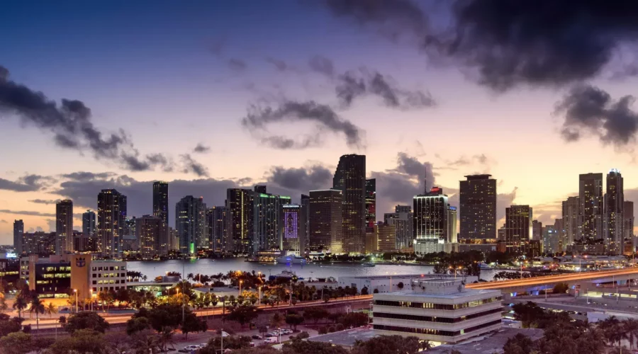 Skyline et port de Miami, États-Unis