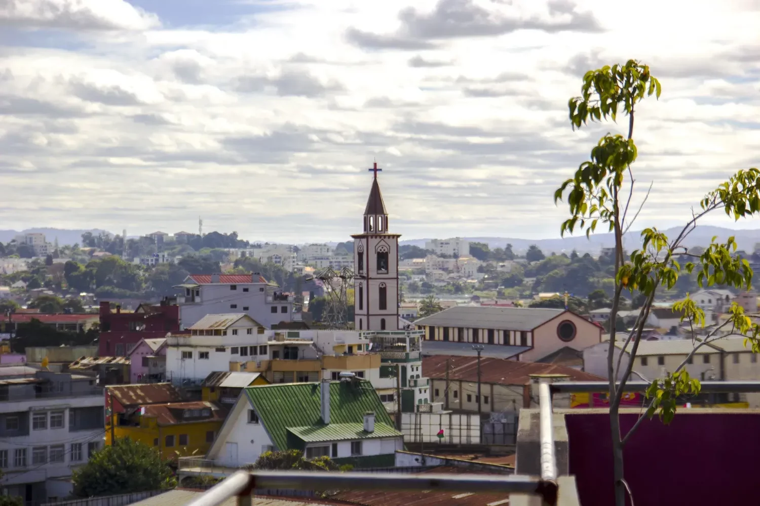 Vue sur Antananarivo et son Église, Madagascar