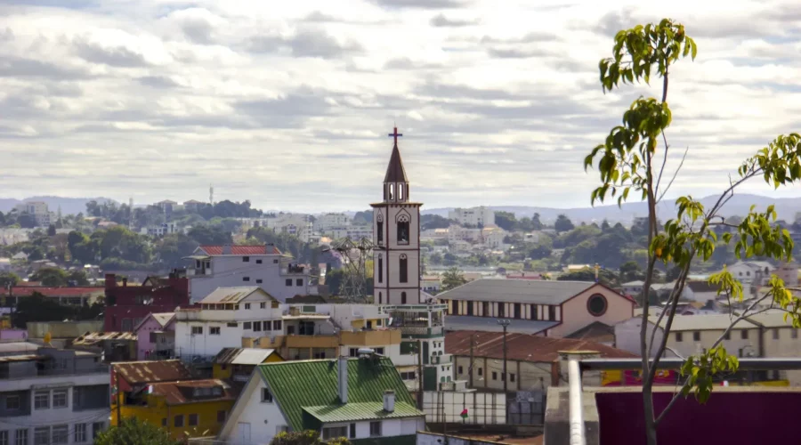 Vue sur Antananarivo et son Église, Madagascar