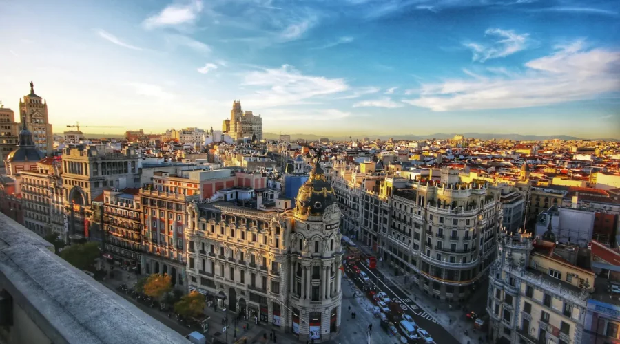 Paysage sur Madrid avec le Metropolis, Espagne