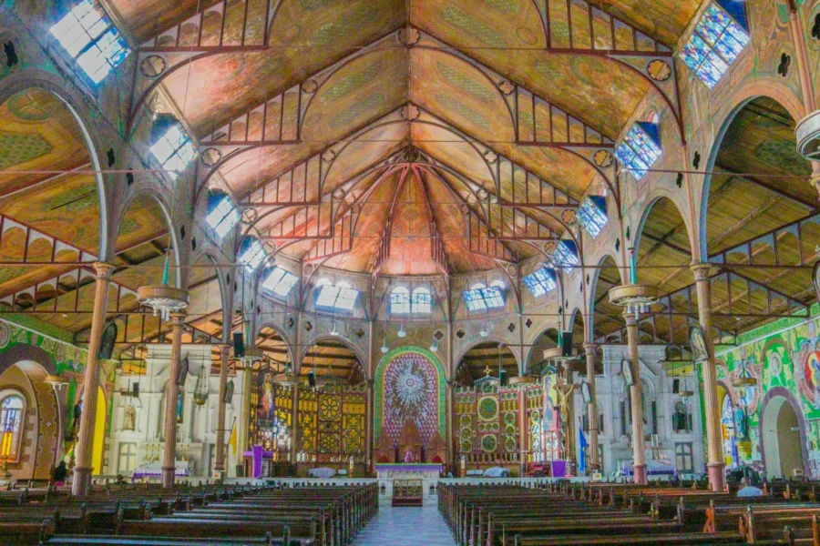 Intérieur de l'église de Castries, Sainte-Lucie