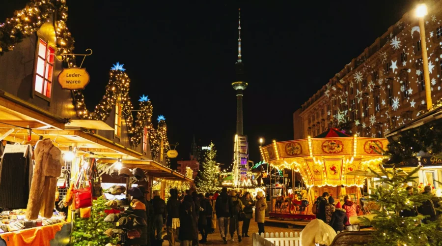 Un marché de Noël immersif et amusant à partager en famille. Entre attractions et décors magiques, Berlin vous attend en décembre !