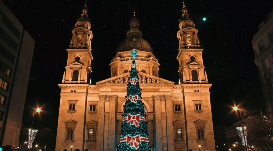 Admirez les décorations grandioses de Budapest en décembre ! Des décors qui vous plongeront au coeur de la magie de Noël