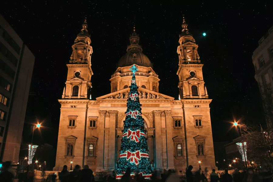 Admirez les décorations grandioses de Budapest en décembre ! Des décors qui vous plongeront au coeur de la magie de Noël